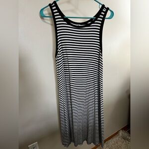 Black and White Sleeveless Midi Sundress